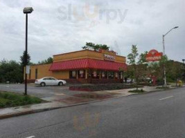 Popeyes Louisiana Kitchen outside