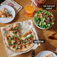 Mod Pizza food