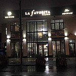 La Favorita outside