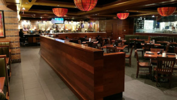 Houlihan's inside