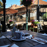 Bij De Buren Nourriture