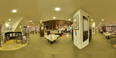 Waterstone's Belfast inside