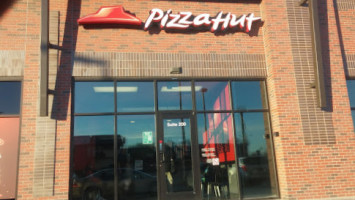 Pizza Hut outside