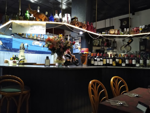 restaurant image