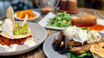 Airlie Beach Treehouse food