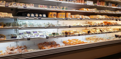 Wisconsin Cheese Mart food