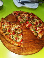 Jini Pizza food