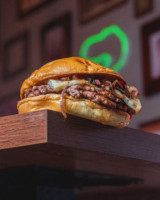 Cazzero Burger Cia food