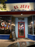 El Jefe outside