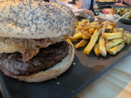 Bendita Burger food