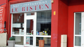 Le Bisten outside