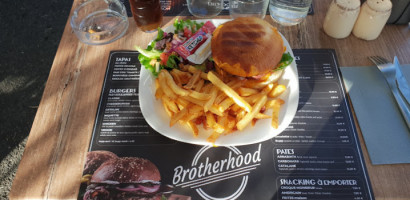 Le Brotherhood 66 Elne Pierrot Mumu food