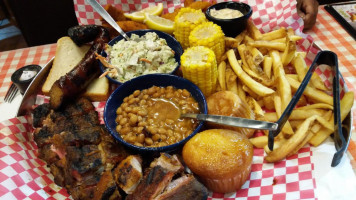 Famous Dave's B-que food