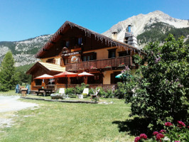 Rifugio Terzo Alpini outside