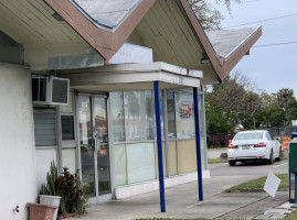 Bradenton Donut Shop outside