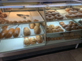 Molinas Bakery food