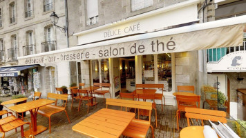 Delice Cafe Vannes inside