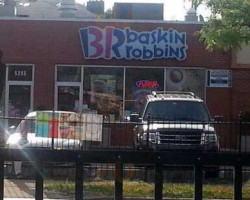 Baskin-robbins outside