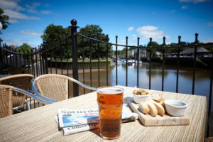 The Steam Packet Inn food