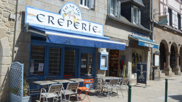 Creperie Tal an Iliz inside