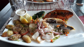 Le Bistrot du Port food