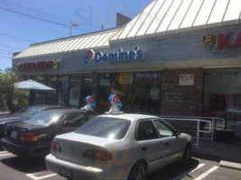 Domino's Pizza outside