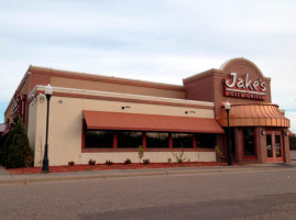 Jake's City Grille outside