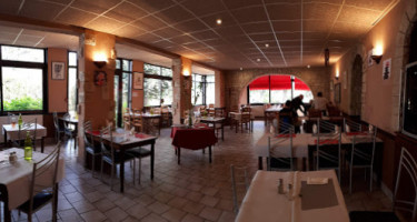 Auberge Du Pipiou food