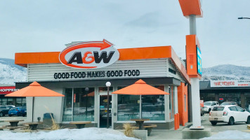 A&W Restaurant outside