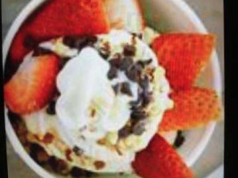 Tutti Frutti Frozen Yogurt At Cityplace food