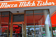 Mocca Milch Eisbar outside