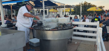 La Barque Bleue food