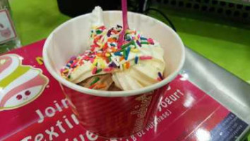 Menchie's Frozen Yogurt food