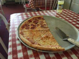 Old School Pizzeria food