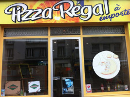 Pizza Regal inside