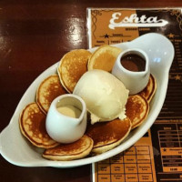 Eshta Dessert Lounge food