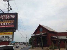 Catfish City Bbq Grill Catering outside