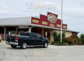 Smolik's Smokehouse -b-q outside