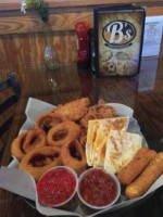 B's Sports Pub food