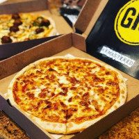 Gio's Pizzas food