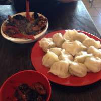 Yang's Hot Woks Noodles & Dumplings food