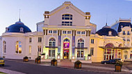 Brasserie Le Kaz Casino De Cabourg outside