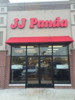 Jj Panda outside