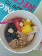 Menchie's Frozen Yogurt food