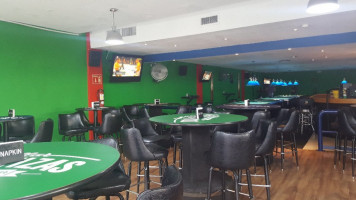 Dos Tizas Billiard and Sports Bar food