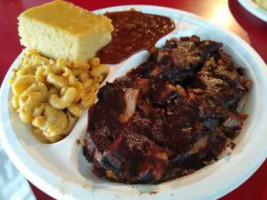 Lew's Bbq food