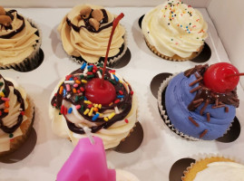 Dazzle Cupcakes food