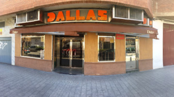 Taperia Dallas outside