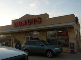 The Donut Palace outside