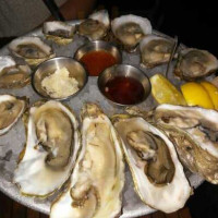 L&E Oyster Bar food